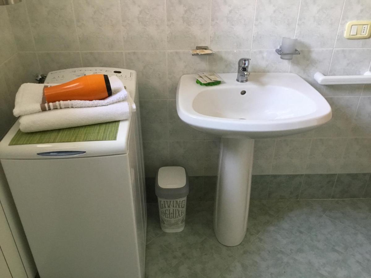 Ferienwohnung Irina'S House With View On Like And Swimming Pool Riva di Solto Exterior foto
